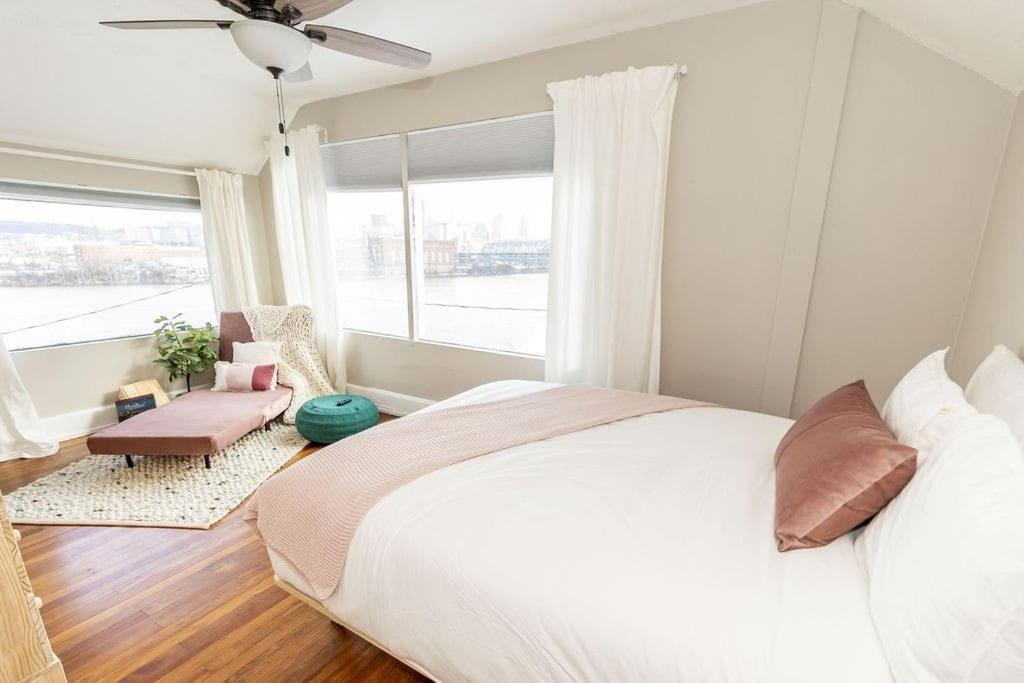 Cozy Riverfront Bungalow With Stunning Views Ковінгтон Екстер'єр фото